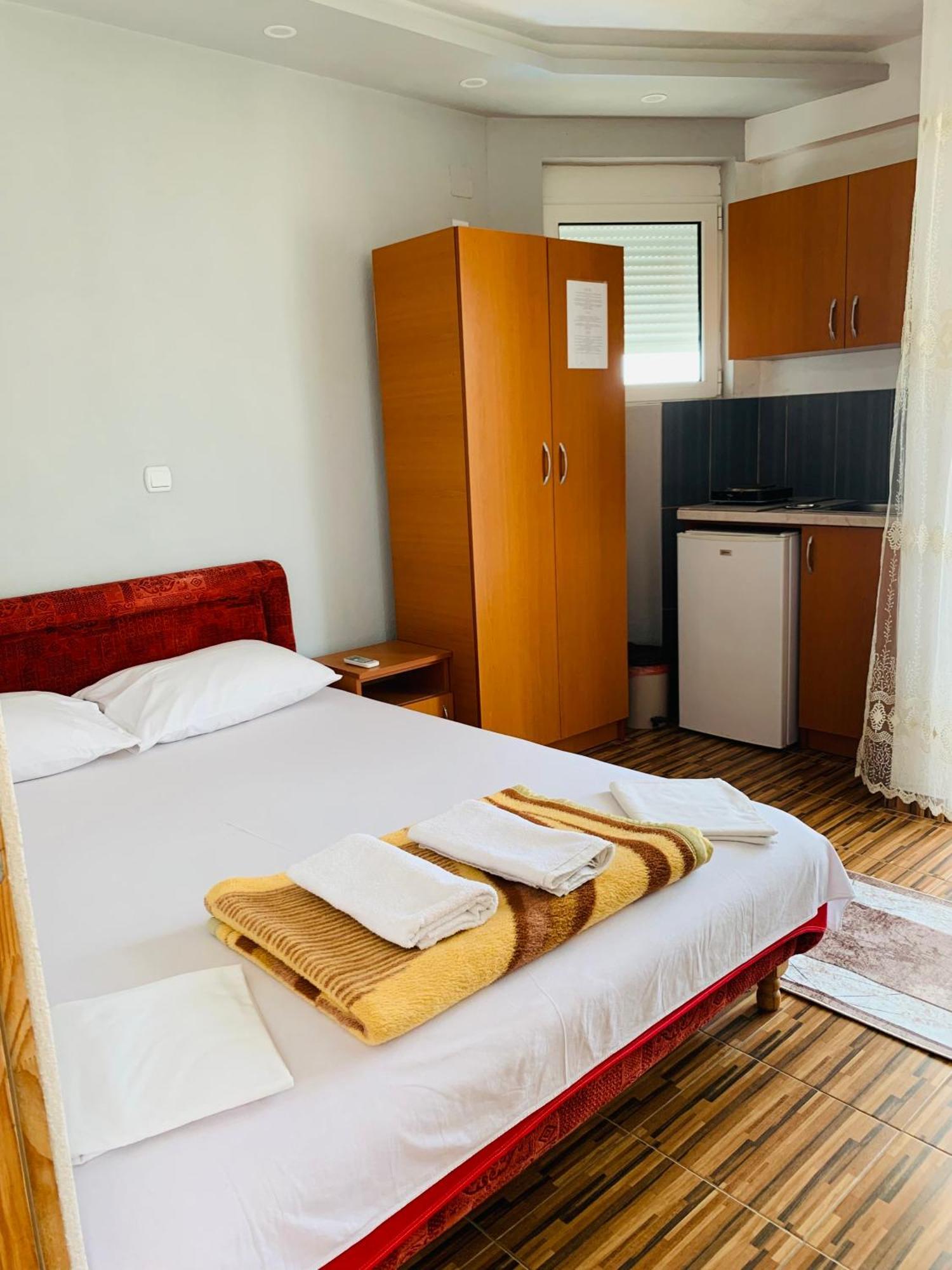Apartments Delfin Ulcinj Exterior foto